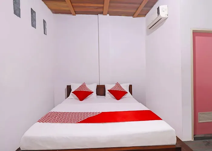 Oyo 91807 Kemalasari Guesthouse